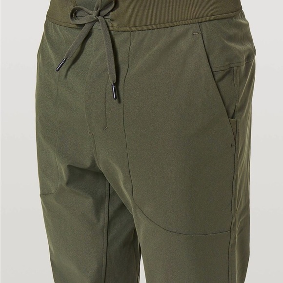 Lululemon ABC Jogger size medium dark Olive Green - Picture 2 of 2